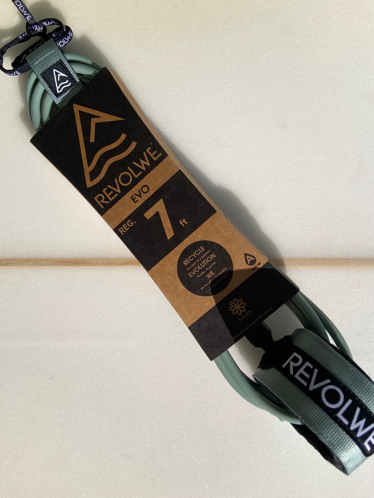 REVOLWE recycled surf board leash 7' - Green Vibe.
